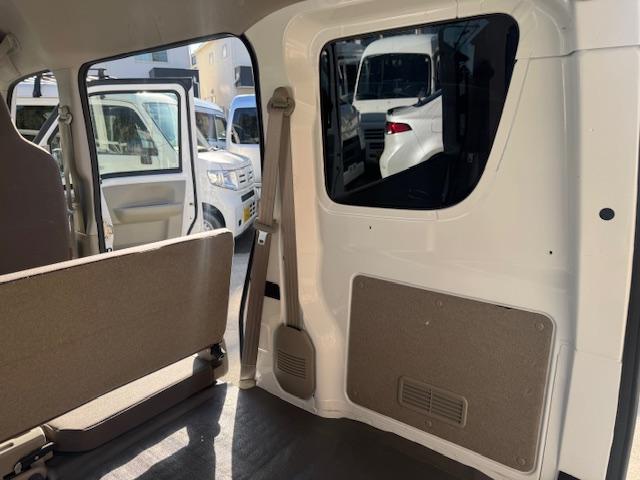 NV100クリッパーバン DX セーフティパッケージ 2nd発進・Pソナー・AUTOライト・ナビ・バックカメラ・ETC・キーレス・オーバーヘッドシェルフ・ワンオーナー・記録簿(42枚目)