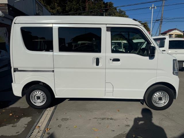 ＮＶ１００クリッパーバン ＤＸ　セーフティパッケージ　２ｎｄ発進・Ｐソナー・ＡＵＴＯライト・ＥＴＣ・キーレス・オーバーヘッドシェルフ・ワンオーナー・記録簿（6枚目）