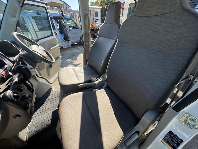 ＮＶ１００クリッパーバン ＤＸ　セーフティパッケージ　２ｎｄ発進・Ｐソナー・ＡＵＴＯライト・ＥＴＣ・キーレス・オーバーヘッドシェルフ・ワンオーナー・記録簿（21枚目）