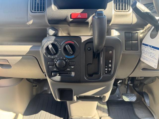 ＮＶ１００クリッパーバン ＤＸ　セーフティパッケージ　２ｎｄ発進・Ｐソナー・ＡＵＴＯライト・ＥＴＣ・キーレス・オーバーヘッドシェルフ・ワンオーナー・記録簿（26枚目）