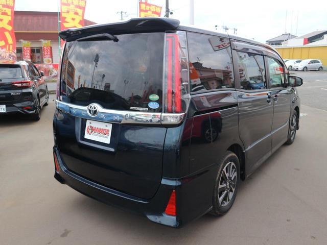 ノア Ｓｉ　純正９インチＳＤナビ　フルセグＴＶ　Ｂｌｕｅｔｏｏｔｈ　ＣＤ　ＤＶＤ　バックカメラ　フリップダウンモニター　ＥＴＣ　両側パワースライドドア　衝突被害軽減ブレーキ　クルーズコントロール　スマートキー（7枚目）