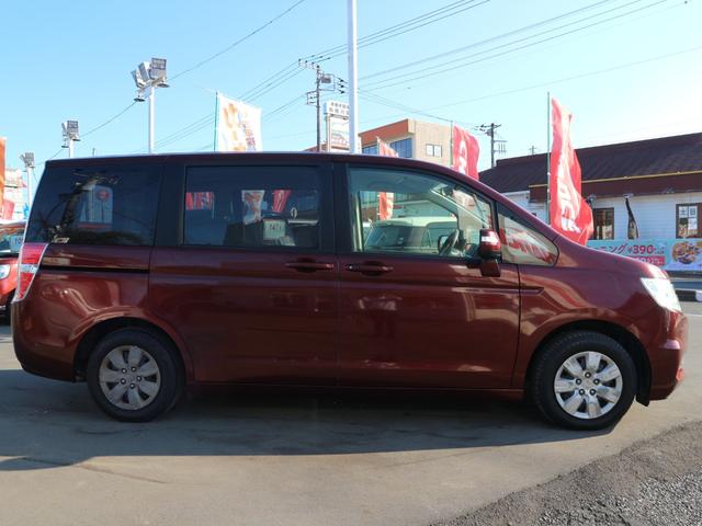 ステップワゴン Ｇ　Ｅセレクション　純正８インチナビ　フルセグＴＶ　Ｂｌｕｅｔｏｏｔｈ　ＣＤ　ＤＶＤ　バックカメラ　ＥＴＣ　クルーズコントロール　左側パワースライドドア　スマートキー　アイドリングストップ（11枚目）