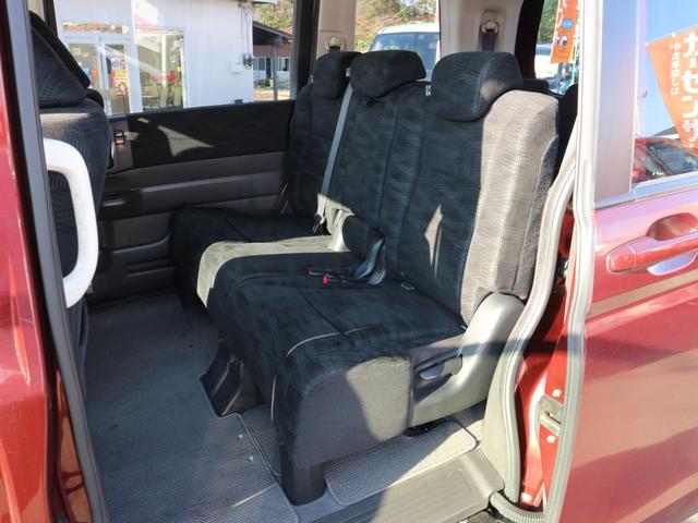 ステップワゴン Ｇ　Ｅセレクション　純正８インチナビ　フルセグＴＶ　Ｂｌｕｅｔｏｏｔｈ　ＣＤ　ＤＶＤ　バックカメラ　ＥＴＣ　クルーズコントロール　左側パワースライドドア　スマートキー　アイドリングストップ（17枚目）