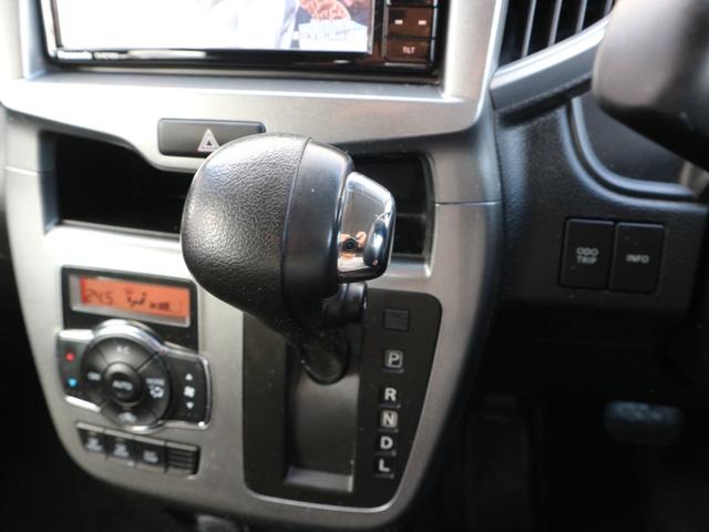 ソリオ ハイブリッドＭＸ　純正ナビ　ＣＤ　ＤＶＤ　Ｂｌｕｅｔｏｏｔｈ　フルセグＴＶ　クルーズコントロール　衝突被害軽減ブレーキ　アイドリングストップ　左側パワースライドドア　スマートキー　プッシュスタート（6枚目）