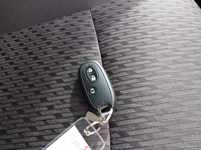 ソリオ ハイブリッドＭＸ　純正ナビ　ＣＤ　ＤＶＤ　Ｂｌｕｅｔｏｏｔｈ　フルセグＴＶ　クルーズコントロール　衝突被害軽減ブレーキ　アイドリングストップ　左側パワースライドドア　スマートキー　プッシュスタート（16枚目）