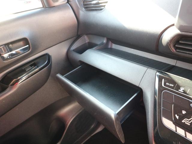 ☆チャンスの魅力８☆　お客様に少しでも安くお車を提供するために、チャンスでは店舗看板や、装飾、展示車両用のポップやシールなど、ほとんどの物を自社制作しています！スタッフの手作りの物も多数あります！