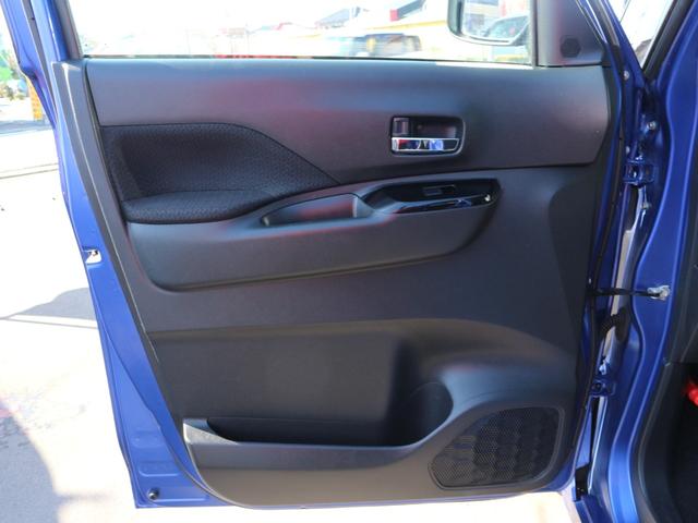 展示前や納車前に、全車両の内外装を、一台一台真心込めて手作業で清掃！展示中も全車毎日、営業スタッフも一緒に、外装の拭き上げ清掃を行っています！！　だからこそ自信を持ってお勧めできる一台となります。