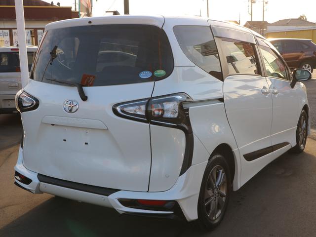 シエンタ ファンベースＸ　社外ナビ　フルセグＴＶ　Ｂｌｕｅｔｏｏｔｈ　バックカメラ　ＥＴＣ　左側パワースライドドア　衝突被害軽減ブレーキ　ＣＤ　ＤＶＤ　スマートキー　プッシュスタート　アイドリングストップ（9枚目）