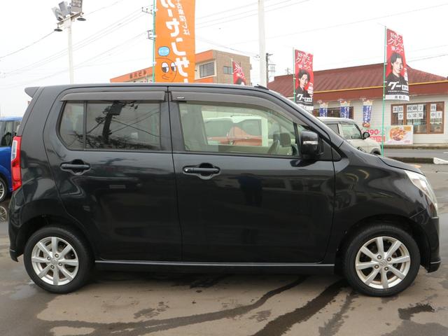 ワゴンＲ ＦＸリミテッド　ＣＤ　アイドリングストップ　スマートキー　プッシュスタート　オートエアコン　電動格納ミラー　純正１４インチアルミ（8枚目）