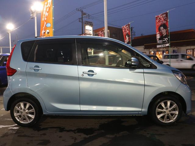 ｅＫワゴン Ｇセーフティパッケージ　ＣＤ　ＥＴＣ　アラウンドビューモニター　衝突被害軽減ブレーキ　運転席シートヒーター　アイドリングストップ　スマートキー　プッシュスタート　純正１４インチアルミ（8枚目）