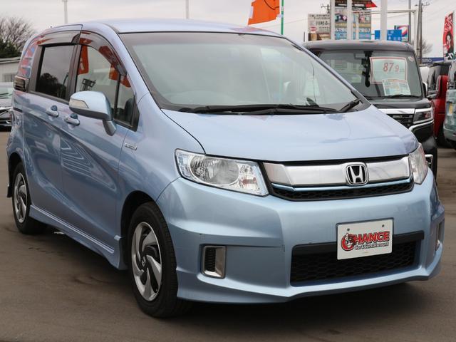 フリードスパイクハイブリッド ハイブリッド　プレミアムエディション　純正ナビ　フルセグＴＶ　Ｂｌｕｅｔｏｏｔｈ　両側パワースライドドア　ＥＴＣ　ＣＤ　ＤＶＤ　バックカメラ　スマートキー　クルーズコントロール　ＨＩＤヘッドライト　オートライト（7枚目）