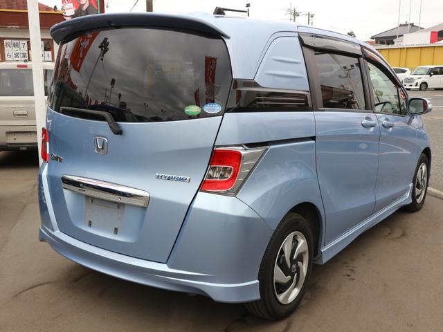 フリードスパイクハイブリッド ハイブリッド　プレミアムエディション　純正ナビ　フルセグＴＶ　Ｂｌｕｅｔｏｏｔｈ　両側パワースライドドア　ＥＴＣ　ＣＤ　ＤＶＤ　バックカメラ　スマートキー　クルーズコントロール　ＨＩＤヘッドライト　オートライト（9枚目）