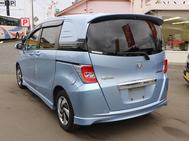 フリードスパイクハイブリッド ハイブリッド　プレミアムエディション　純正ナビ　フルセグＴＶ　Ｂｌｕｅｔｏｏｔｈ　両側パワースライドドア　ＥＴＣ　ＣＤ　ＤＶＤ　バックカメラ　スマートキー　クルーズコントロール　ＨＩＤヘッドライト　オートライト（11枚目）