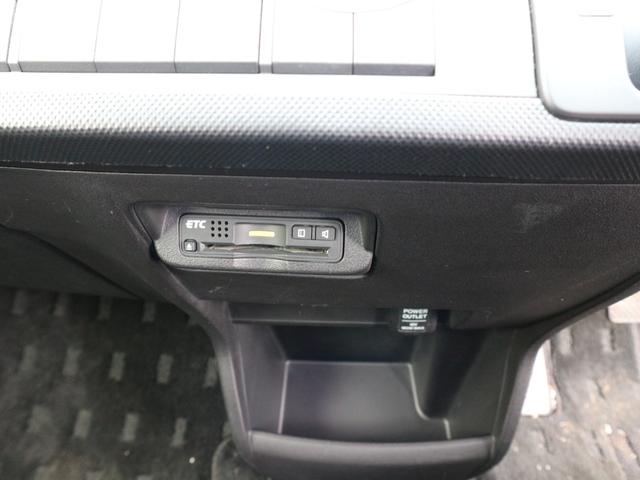 フリードスパイクハイブリッド ハイブリッド　プレミアムエディション　純正ナビ　フルセグＴＶ　Ｂｌｕｅｔｏｏｔｈ　両側パワースライドドア　ＥＴＣ　ＣＤ　ＤＶＤ　バックカメラ　スマートキー　クルーズコントロール　ＨＩＤヘッドライト　オートライト（20枚目）