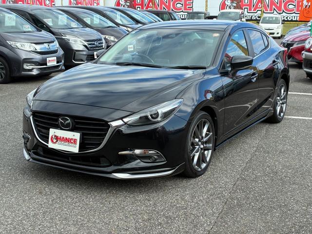 当店でお車をご購入いただき、さらに「有料保証」プランにご加入いただくと、特典としてオイル交換１０回分の無料チケットを差し上げます。