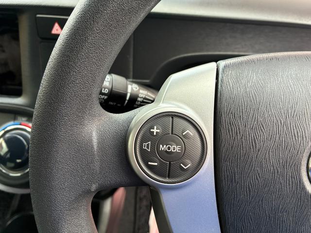 アクア S スマートキー シートヒーター 電動格納ドアミラー 横滑り防止装置 オートライト 記録簿 運転席エアバック ABS 助手席エアバック(18枚目)