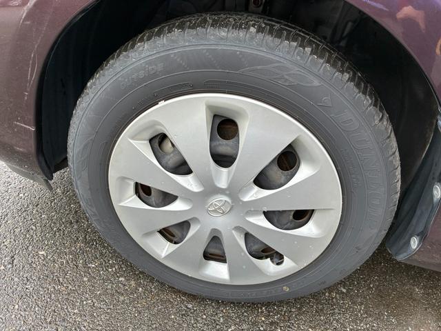 アクア S スマートキー シートヒーター 電動格納ドアミラー 横滑り防止装置 オートライト 記録簿 運転席エアバック ABS 助手席エアバック(32枚目)