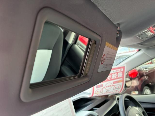アクア S スマートキー シートヒーター 電動格納ドアミラー 横滑り防止装置 オートライト 記録簿 運転席エアバック ABS 助手席エアバック(39枚目)