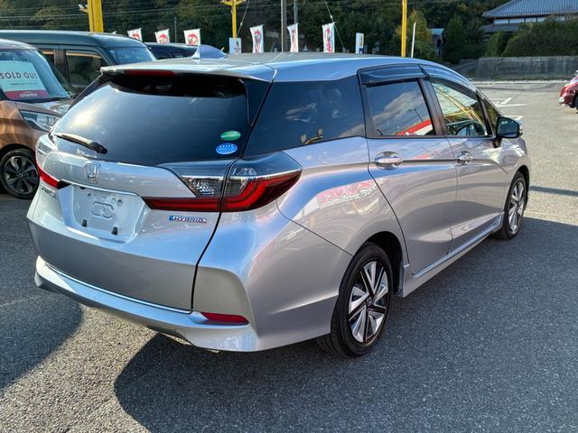 シャトル ハイブリッド　ホンダセンシング　純正メモリーナビ　フルセグテレビ　クルーズコントロール　ＥＴＣ　衝突被害軽減システム　電動格納ミラー　Ｂｌｕｅｔｏｏｔｈ接続　ＣＤ　ＤＶＤ（8枚目）