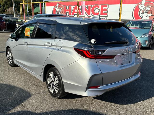 シャトル ハイブリッド　ホンダセンシング　純正メモリーナビ　フルセグテレビ　クルーズコントロール　ＥＴＣ　衝突被害軽減システム　電動格納ミラー　Ｂｌｕｅｔｏｏｔｈ接続　ＣＤ　ＤＶＤ（10枚目）