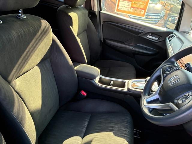 シャトル ハイブリッド　ホンダセンシング　純正メモリーナビ　フルセグテレビ　クルーズコントロール　ＥＴＣ　衝突被害軽減システム　電動格納ミラー　Ｂｌｕｅｔｏｏｔｈ接続　ＣＤ　ＤＶＤ（13枚目）