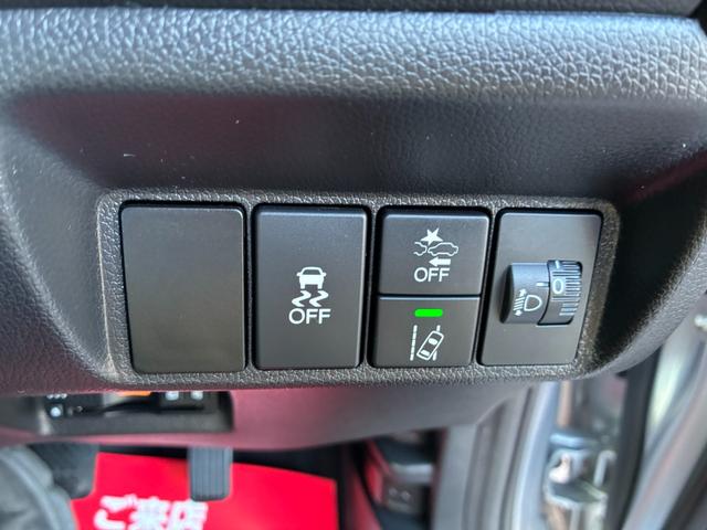 シャトル ハイブリッド　ホンダセンシング　純正メモリーナビ　フルセグテレビ　クルーズコントロール　ＥＴＣ　衝突被害軽減システム　電動格納ミラー　Ｂｌｕｅｔｏｏｔｈ接続　ＣＤ　ＤＶＤ（27枚目）