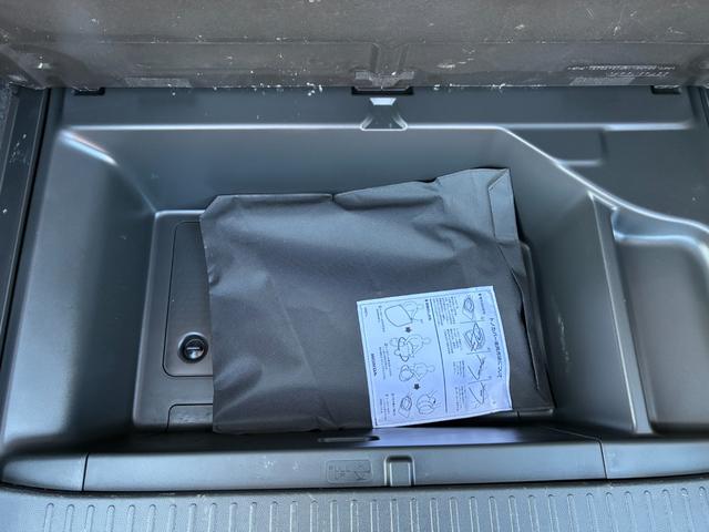 シャトル ハイブリッド　ホンダセンシング　純正メモリーナビ　フルセグテレビ　クルーズコントロール　ＥＴＣ　衝突被害軽減システム　電動格納ミラー　Ｂｌｕｅｔｏｏｔｈ接続　ＣＤ　ＤＶＤ（44枚目）