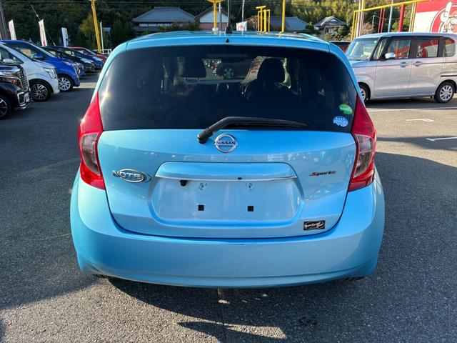 ノート Ｘ　スマートキー　レーンアシスト　電動格納ミラー　社外メモリーナビ　ＣＤ　ＤＶＤ　Ｂｌｕｅｔｏｏｔｈ接続　バックカメラ　フルセグテレビ　横滑り防止装置（9枚目）