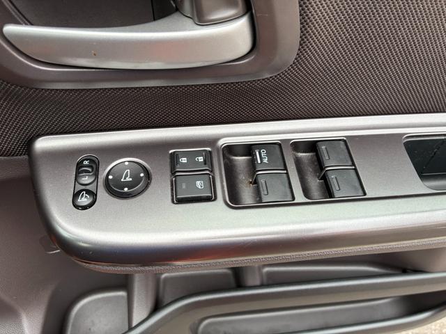 フリードハイブリッド ハイブリッド・Gホンダセンシング ETC スマートキー 両側パワースライドドア LEDヘッドランプ オートライト シートヒーター 純正メモリーナビ CD DVD再生 Bluetooth接続 バックカメラ ドライブレコーダー(31枚目)