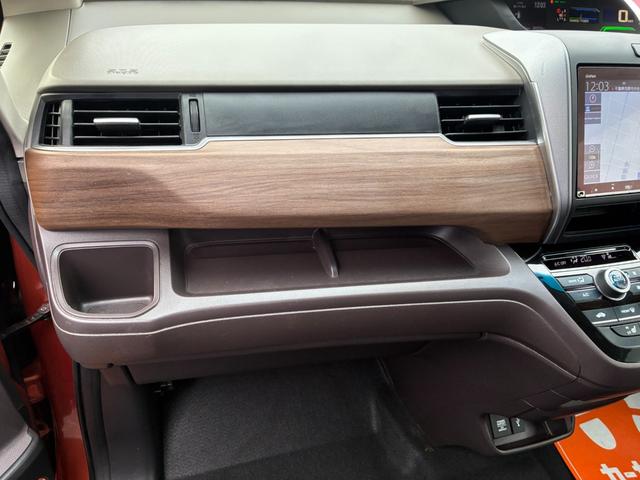 フリードハイブリッド ハイブリッド・Gホンダセンシング ETC スマートキー 両側パワースライドドア LEDヘッドランプ オートライト シートヒーター 純正メモリーナビ CD DVD再生 Bluetooth接続 バックカメラ ドライブレコーダー(42枚目)