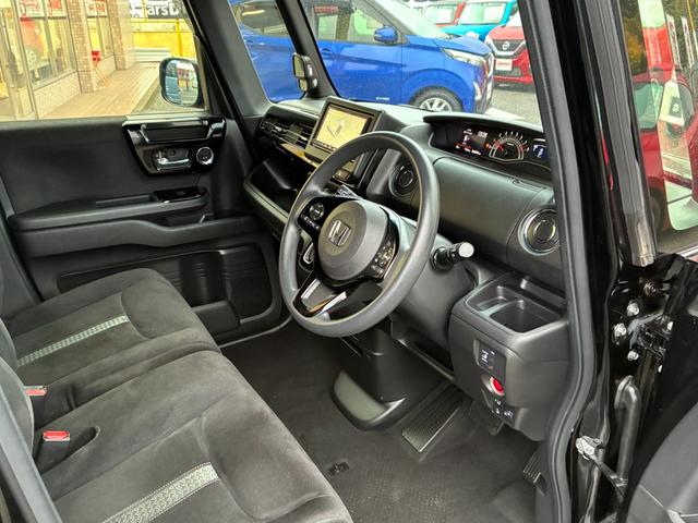 Ｎ－ＢＯＸカスタム Ｌ　ＥＴＣ　スマートキー　アイドリングストップ　レーンアシスト　オートライト　片側パワースライドドア　シートヒーター　ＣＤ　ＤＶＤ再生　Ｂｌｕｅｔｏｏｔｈ接続　バックカメラ（12枚目）