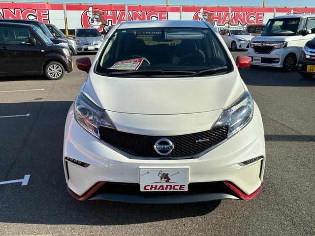 ノート ニスモ　ＥＴＣ　スマートキー　アイドリングストップ　オートライト　ＬＥＤヘッドランプ　電動格納ミラー　純正メモリーナビ　ＣＤ　Ｂｌｕｅｔｏｏｔｈ接続　バックカメラ（5枚目）