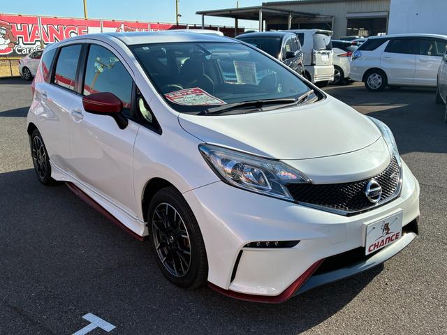 ノート ニスモ　ＥＴＣ　スマートキー　アイドリングストップ　オートライト　ＬＥＤヘッドランプ　電動格納ミラー　純正メモリーナビ　ＣＤ　Ｂｌｕｅｔｏｏｔｈ接続　バックカメラ（6枚目）