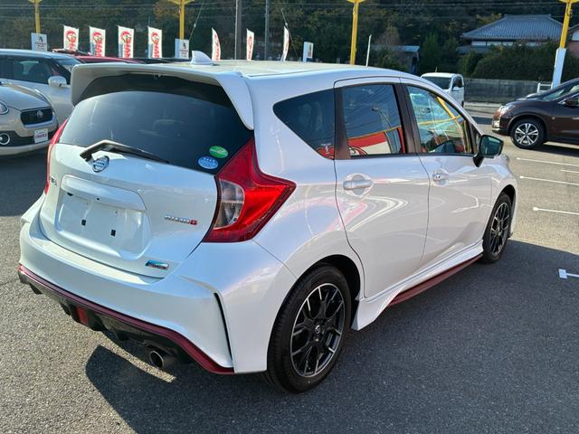 ノート ニスモ　ＥＴＣ　スマートキー　アイドリングストップ　オートライト　ＬＥＤヘッドランプ　電動格納ミラー　純正メモリーナビ　ＣＤ　Ｂｌｕｅｔｏｏｔｈ接続　バックカメラ（8枚目）