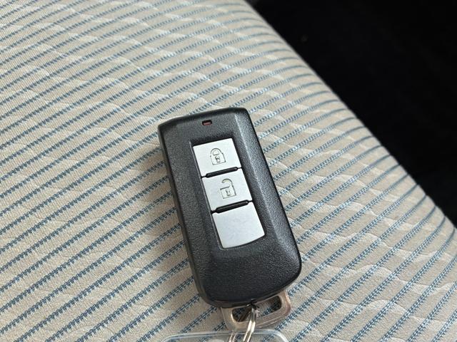 デイズ Ｘ　Ｖセレクション＋セーフティＩＩ　スマートキー　アイドリングストップ　電動格納ミラー　ベンチシート　ＣＤ　バックカメラ　全周囲カメラ　衝突被害軽減ブレーキ　横滑り防止装置（24枚目）