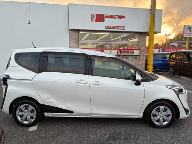 シエンタ ファンベースX ETC キーレスエントリー レーンアシスト 両側スライド左電動スライドドア 電動格納ミラー 社外SDナビ CD Bluetooth接続 バックカメラ(7枚目)