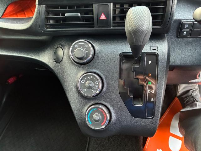 シエンタ ファンベースX ETC キーレスエントリー レーンアシスト 両側スライド左電動スライドドア 電動格納ミラー 社外SDナビ CD Bluetooth接続 バックカメラ(24枚目)