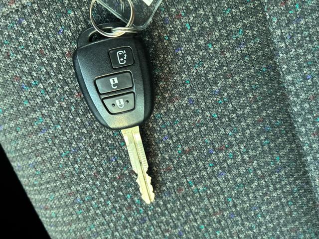 シエンタ ファンベースX ETC キーレスエントリー レーンアシスト 両側スライド左電動スライドドア 電動格納ミラー 社外SDナビ CD Bluetooth接続 バックカメラ(29枚目)