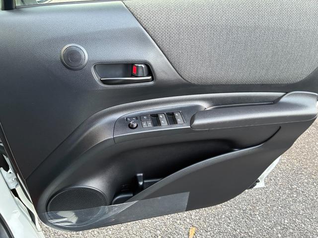 シエンタ ファンベースX ETC キーレスエントリー レーンアシスト 両側スライド左電動スライドドア 電動格納ミラー 社外SDナビ CD Bluetooth接続 バックカメラ(31枚目)