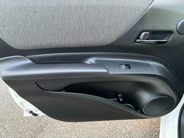 シエンタ ファンベースX ETC キーレスエントリー レーンアシスト 両側スライド左電動スライドドア 電動格納ミラー 社外SDナビ CD Bluetooth接続 バックカメラ(40枚目)