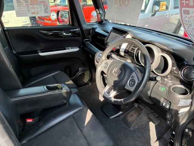 Ｎ－ＢＯＸカスタム Ｇ・ターボＬパッケージ　ＥＴＣ　アイドリングストップ　スマートキー　両側パワースライドドア　オートライト　純正メモリーナビ　ＣＤ　ＤＶＤ再生　Ｂｌｕｅｔｏｏｔｈ接続　バックカメラ　ドライブレコーダー（12枚目）