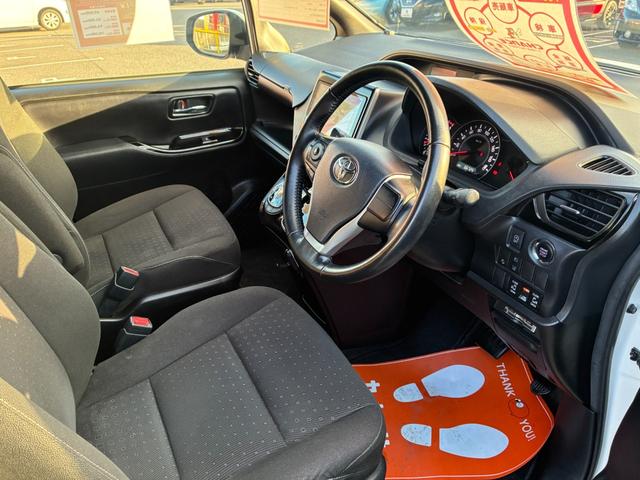 ノア Ｇ　ＥＴＣ　アイドリングストップ　スマートキー　両側パワースライドドア　オートライト　ＬＥＤヘッドランプ　シートヒーター　ＣＤ　ＤＶＤ再生　Ｂｌｕｅｔｏｏｔｈ接続　バックカメラ（12枚目）