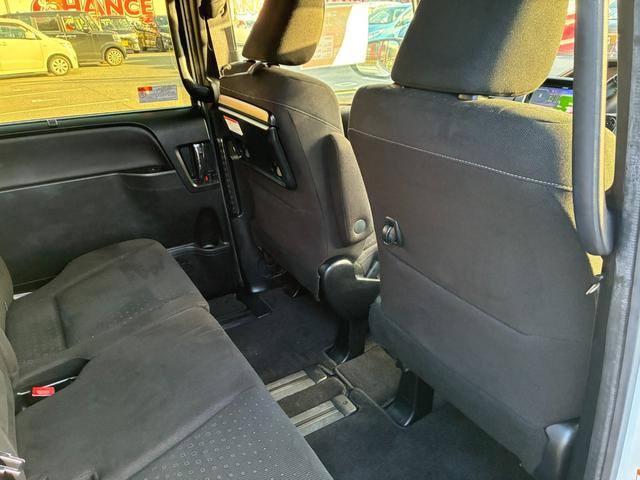 ノア Ｇ　ＥＴＣ　アイドリングストップ　スマートキー　両側パワースライドドア　オートライト　ＬＥＤヘッドランプ　シートヒーター　ＣＤ　ＤＶＤ再生　Ｂｌｕｅｔｏｏｔｈ接続　バックカメラ（14枚目）