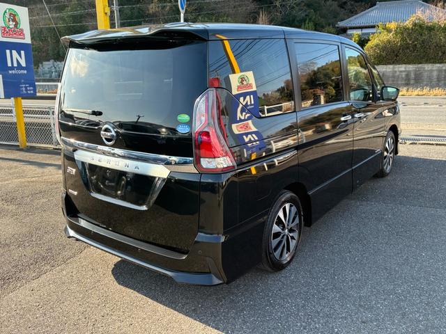 セレナ ハイウェイスター　ＶセレクションＩＩ　ＥＴＣ　アイドリングストップ　スマートキー　両側パワースライドドア　オートライト　ＣＤ　Ｂｌｕｅｔｏｏｔｈ接続　バックカメラ　全周囲カメラ　ＬＥＤヘッドランプ（8枚目）