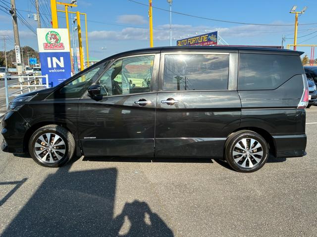 セレナ ハイウェイスター　ＶセレクションＩＩ　ＥＴＣ　アイドリングストップ　スマートキー　両側パワースライドドア　オートライト　ＣＤ　Ｂｌｕｅｔｏｏｔｈ接続　バックカメラ　全周囲カメラ　ＬＥＤヘッドランプ（11枚目）