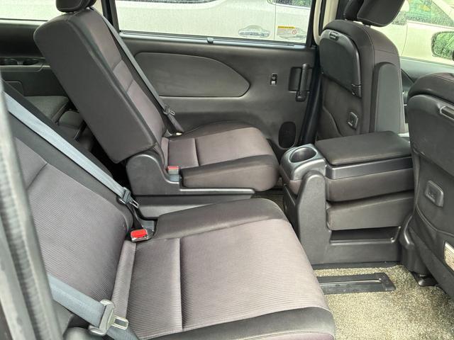 セレナ ハイウェイスター　ＶセレクションＩＩ　ＥＴＣ　アイドリングストップ　スマートキー　両側パワースライドドア　オートライト　ＣＤ　Ｂｌｕｅｔｏｏｔｈ接続　バックカメラ　全周囲カメラ　ＬＥＤヘッドランプ（15枚目）