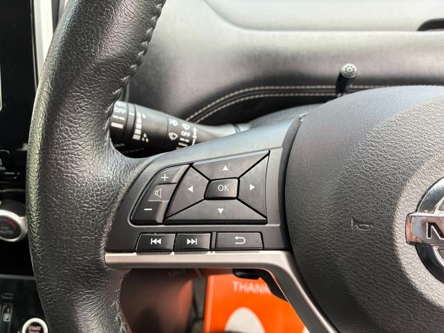 セレナ ハイウェイスター　ＶセレクションＩＩ　ＥＴＣ　アイドリングストップ　スマートキー　両側パワースライドドア　オートライト　ＣＤ　Ｂｌｕｅｔｏｏｔｈ接続　バックカメラ　全周囲カメラ　ＬＥＤヘッドランプ（17枚目）