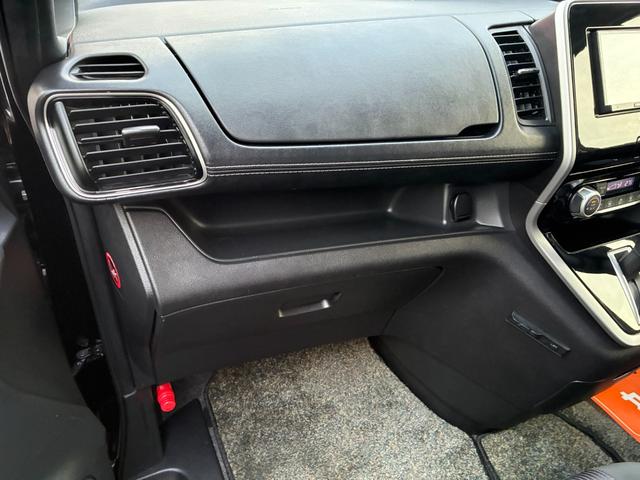 セレナ ハイウェイスター　ＶセレクションＩＩ　ＥＴＣ　アイドリングストップ　スマートキー　両側パワースライドドア　オートライト　ＣＤ　Ｂｌｕｅｔｏｏｔｈ接続　バックカメラ　全周囲カメラ　ＬＥＤヘッドランプ（40枚目）