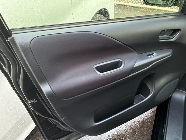 セレナ ハイウェイスター　ＶセレクションＩＩ　ＥＴＣ　アイドリングストップ　スマートキー　両側パワースライドドア　オートライト　ＣＤ　Ｂｌｕｅｔｏｏｔｈ接続　バックカメラ　全周囲カメラ　ＬＥＤヘッドランプ（44枚目）