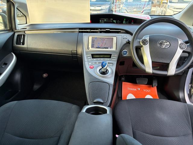 プリウス Ｓ　ＥＴＣ　スマートキー　オートライト　電動格納ミラー　社外メモリーナビ　ＣＤ　Ｂｌｕｅｔｏｏｔｈ接続　バックカメラ　ワンセグＴＶ　横滑り防止装置（16枚目）